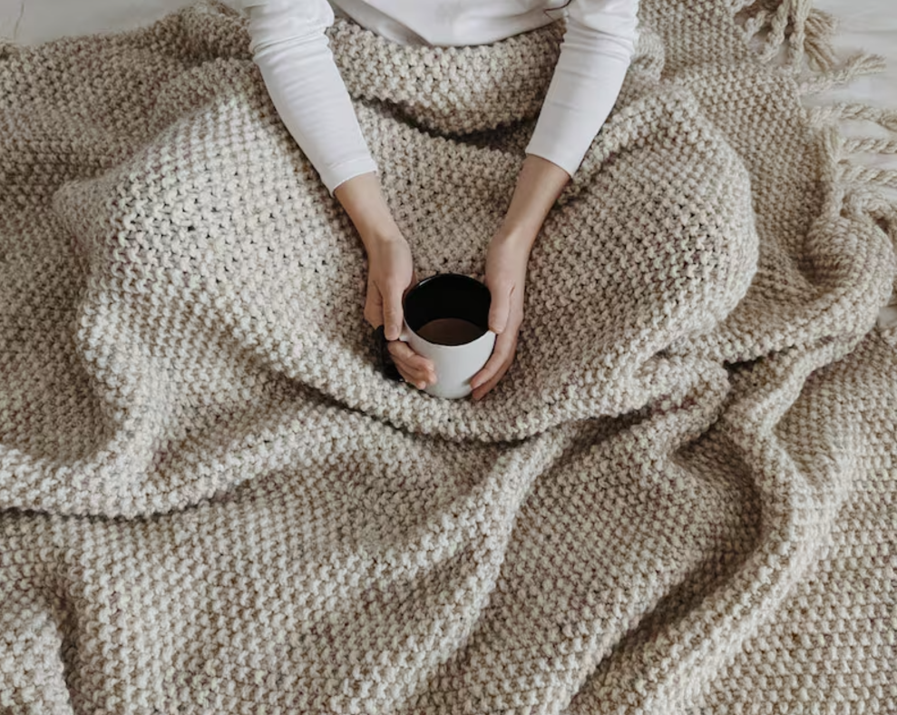 Chunky Knit Blanket with Twisted Fringe Tassels