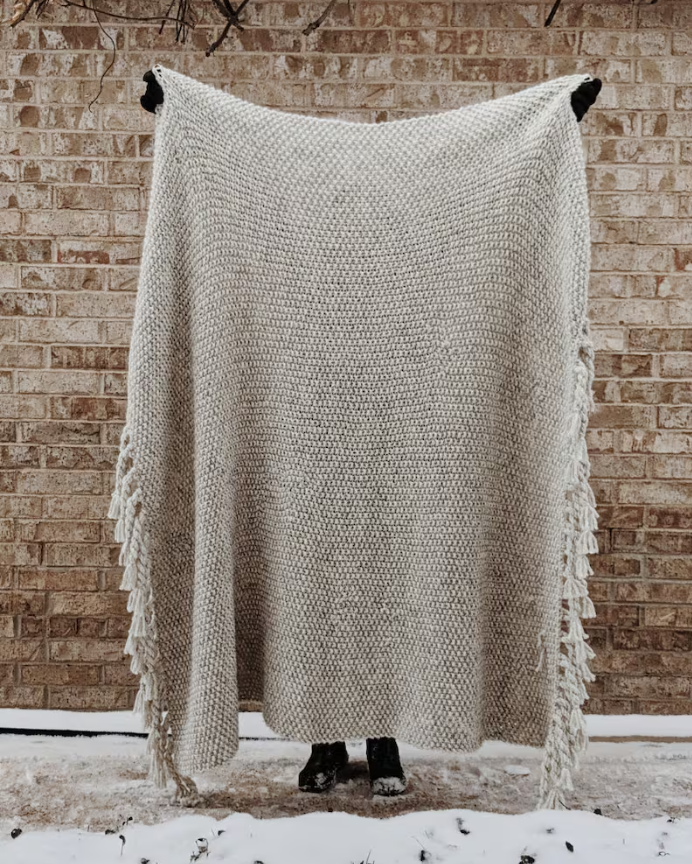 Chunky Knit Blanket with Twisted Fringe Tassels